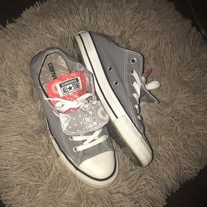 Converse/worn 2x